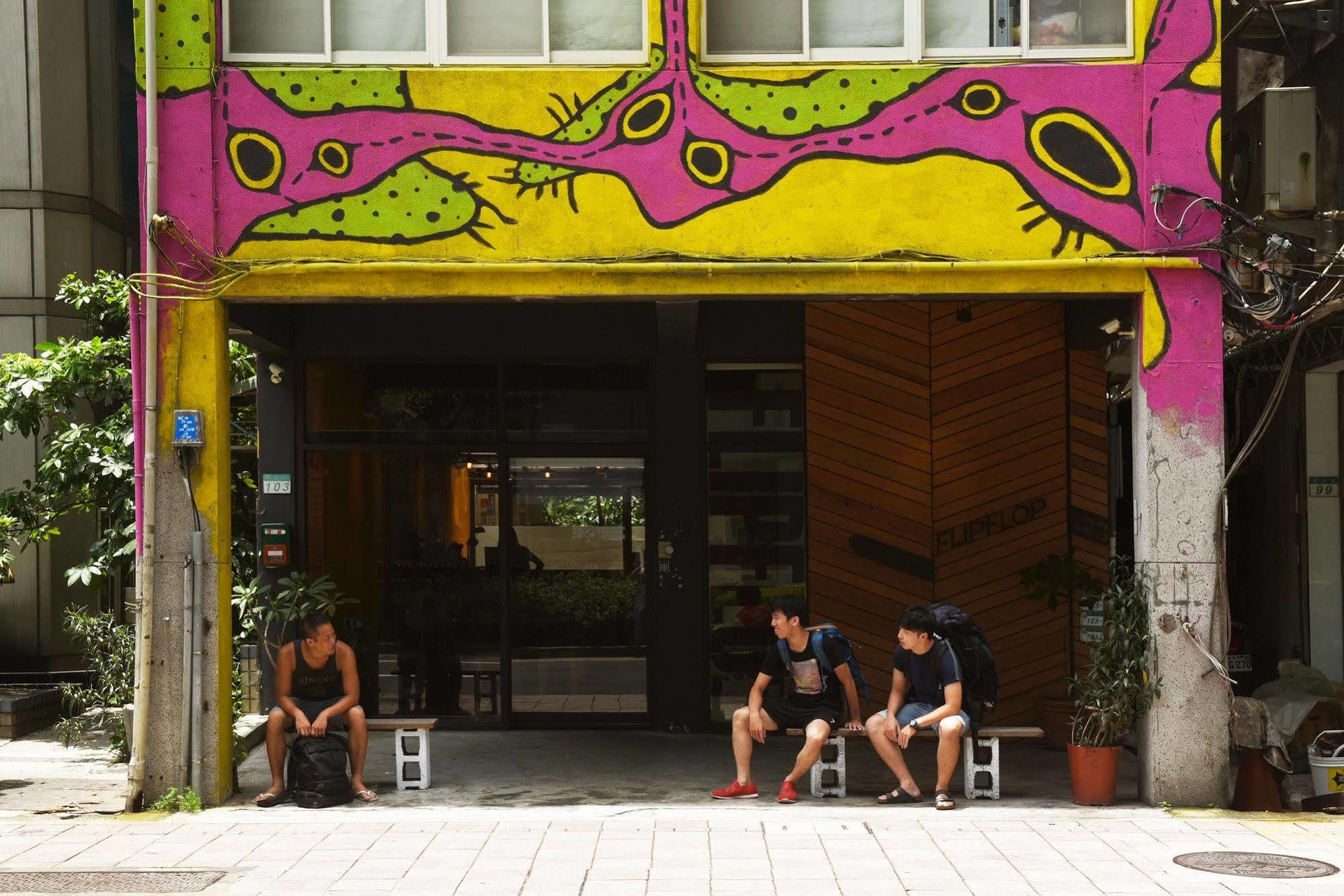 Flip Flop Hostel - Main Station Ταϊπέι Εξωτερικό φωτογραφία