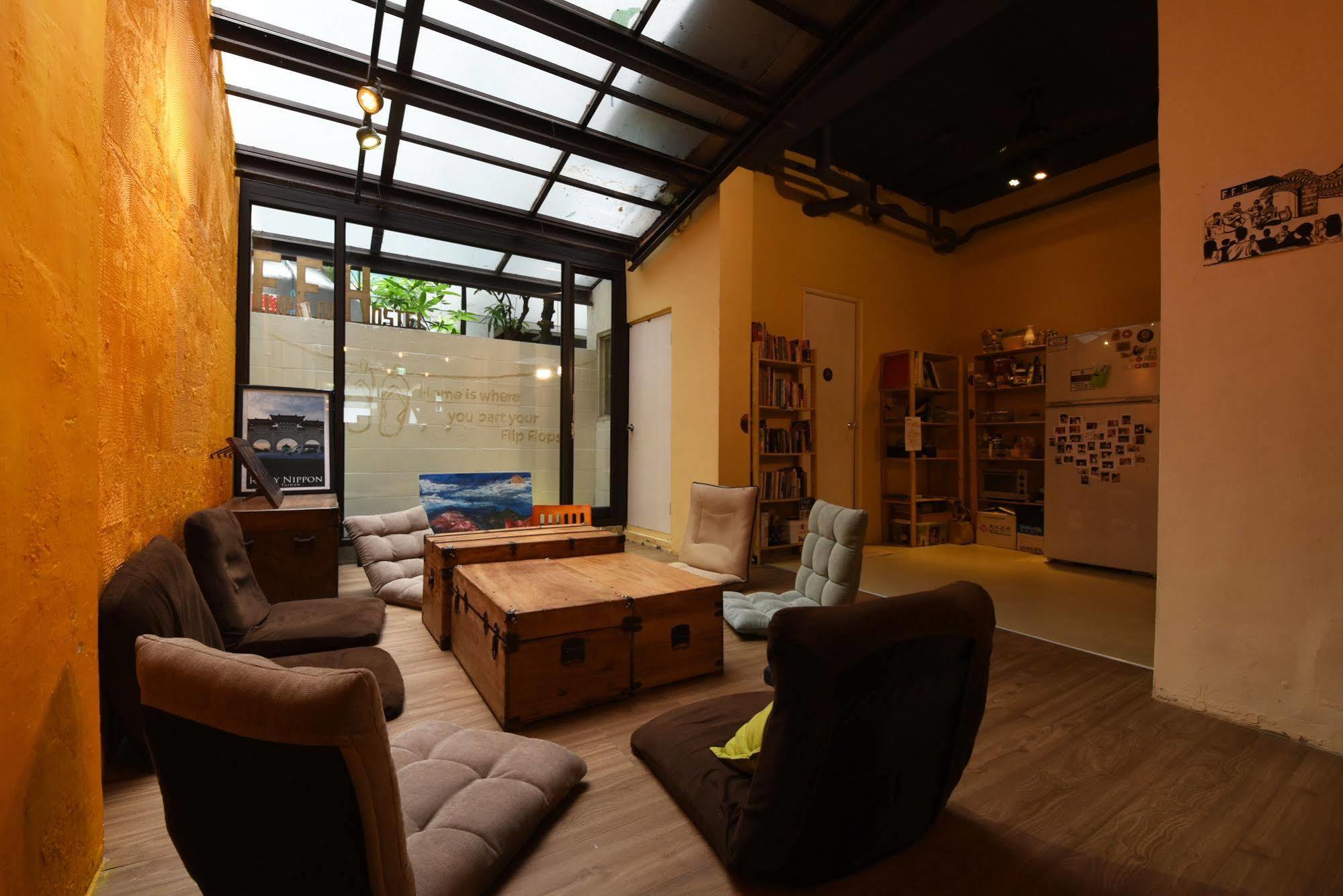 Flip Flop Hostel - Main Station Ταϊπέι Εξωτερικό φωτογραφία